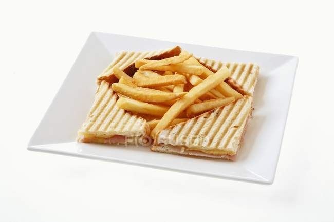 Toastbrot mit Käse und Schinken — Stockfoto