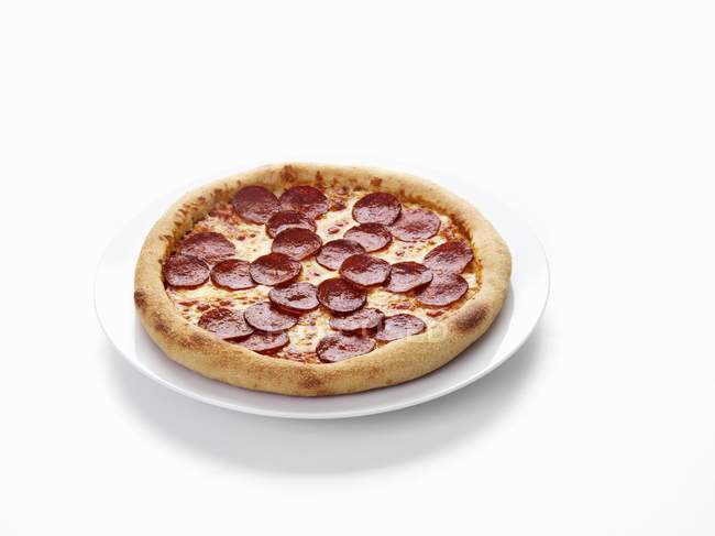 Pepperoni pizza with cheese — Stock Photo