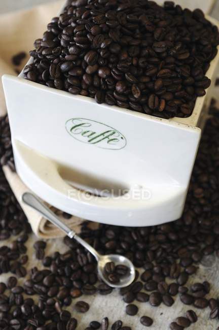 Granos de café tostados - foto de stock