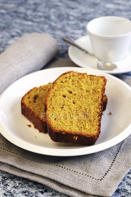 Bolo de café expresso no prato — Fotografia de Stock