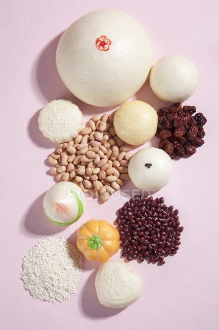 Chinese dim sums and ingredients — Stock Photo
