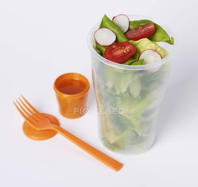 Salada em um recipiente To-Go — Fotografia de Stock