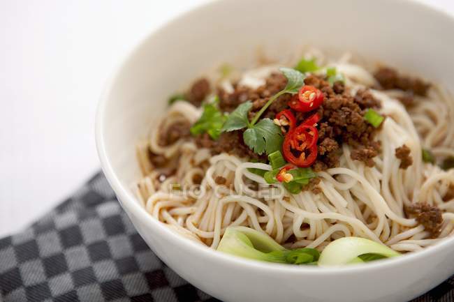 Spicy noodles with minced meat — Stock Photo