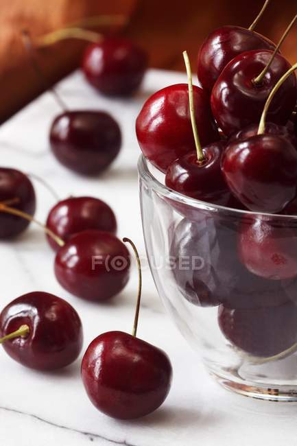 Fresh Cherries In Glass Bowl — Stock Photo