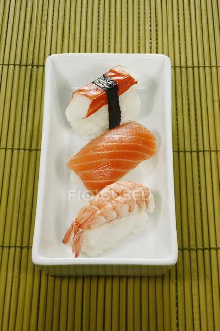 Três sushi nigiri — Fotografia de Stock