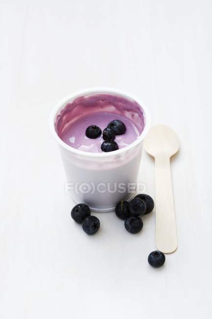 Yogurt ai mirtilli in vaso — Foto stock
