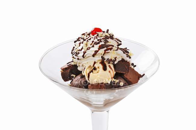 Ice cream sundae with brownies — Stock Photo