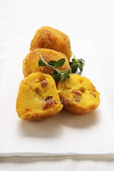 Crocchette di patate con pancetta — Foto stock