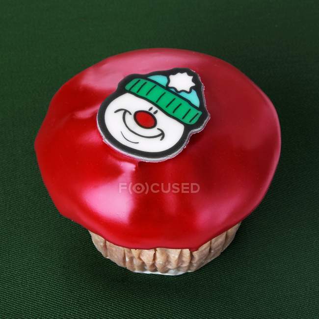 Cupcake con decoración navideña - foto de stock
