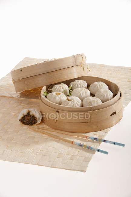Dumplings in wooden bowl — Stock Photo