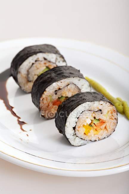Rouleaux de sushi maki — Photo de stock