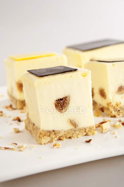 Vários pedaços de cheesecake — Fotografia de Stock