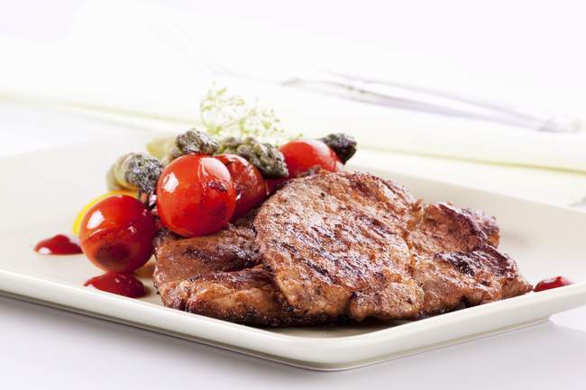 Steak de porc grillé — Photo de stock