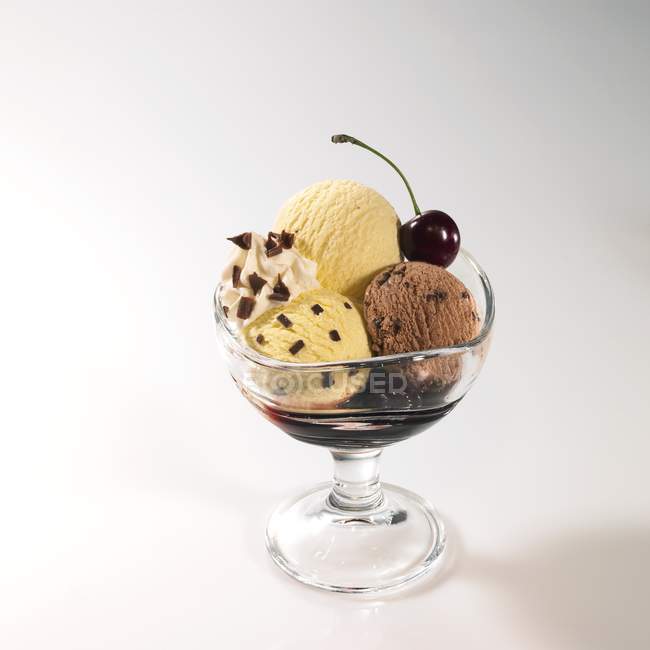 Vanilla ice cream — Stock Photo