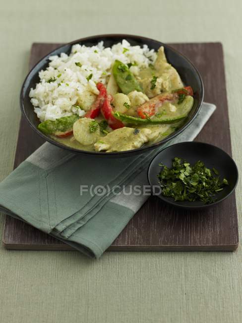 Hühnercurry mit Reis — Stockfoto