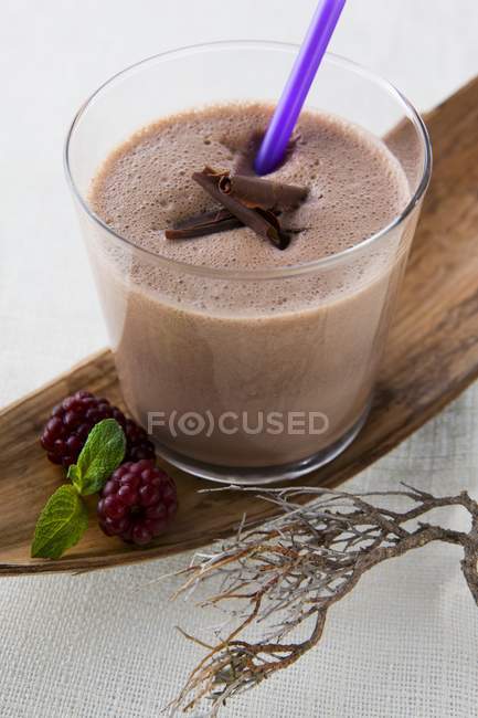 Chocolate shake and blackberries — Stock Photo
