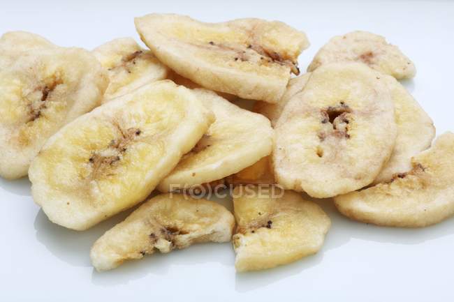 Chips de plátano seco - foto de stock