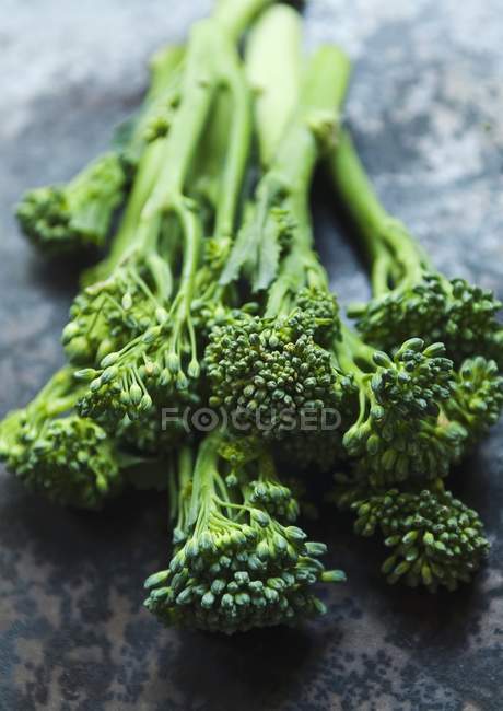 Giovani broccoli verdi — Foto stock