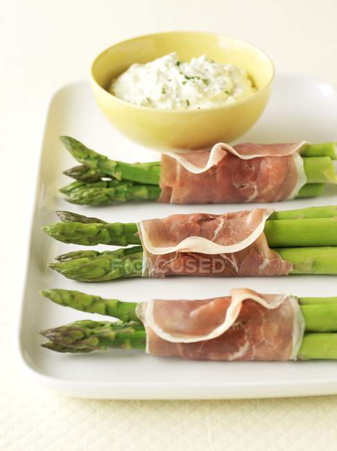 Asparagus Wrapped with Prosciutto — Stock Photo