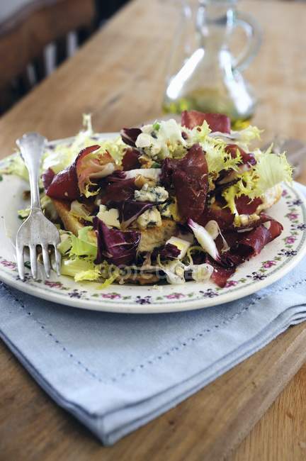 Gorgonzola and Bresaola salad — Stock Photo