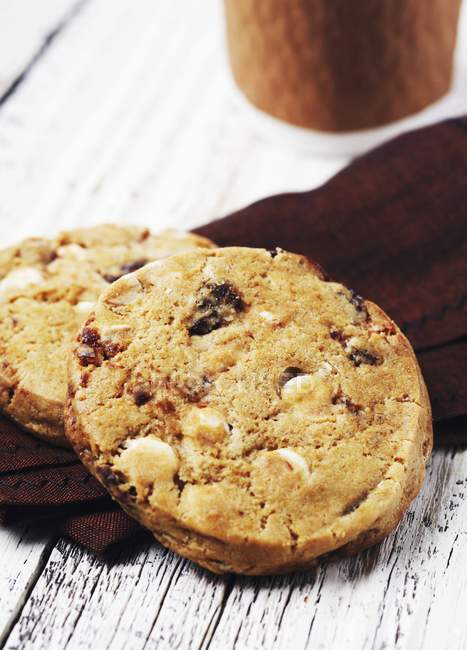 Biscoitos de noz de macadâmia de chocolate chip — Fotografia de Stock