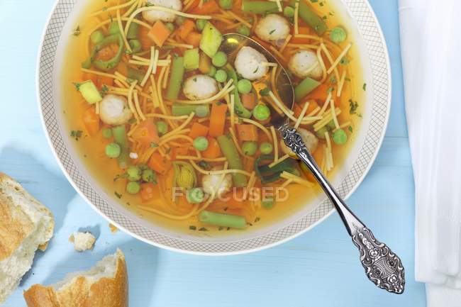 Bowl of vegetable soup — Stock Photo