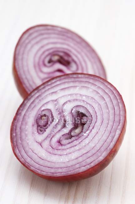 Halved Red onion — Stock Photo