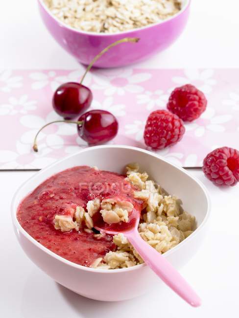 Oats muesli with raspberry — Stock Photo
