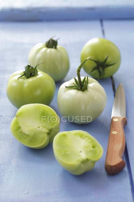 Tomates verdes maduros - foto de stock