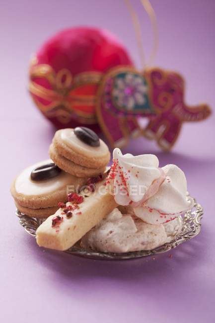 Различные рождественские печенья — стоковое фото