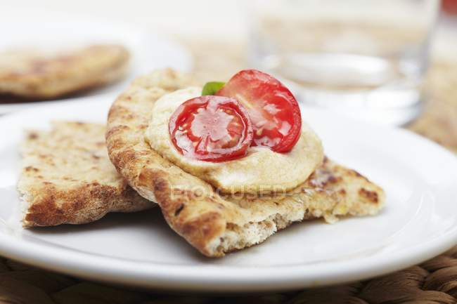 Pita Bread with Hummus — Stock Photo