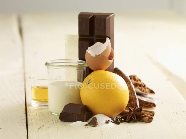 Ingredients for gingerbread mousse — Stock Photo