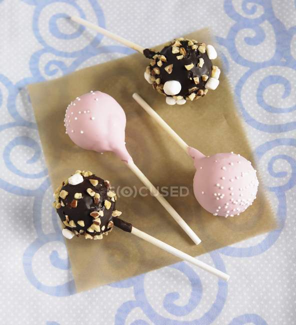 Torta pop con vaniglia e sprinkles — Foto stock