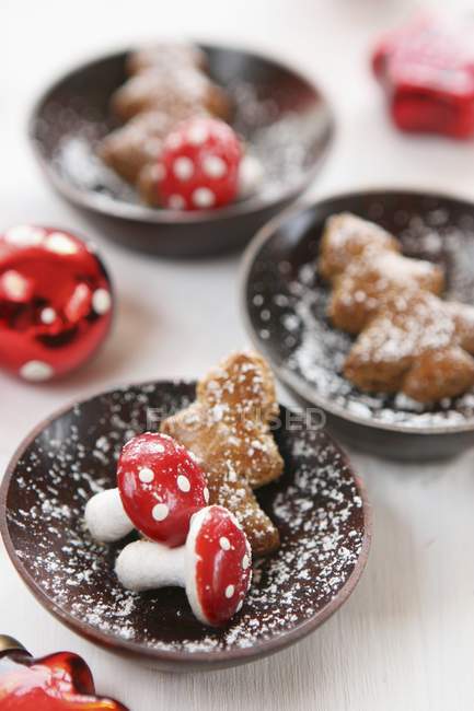 Mini gingerbread Christmas trees — Stock Photo