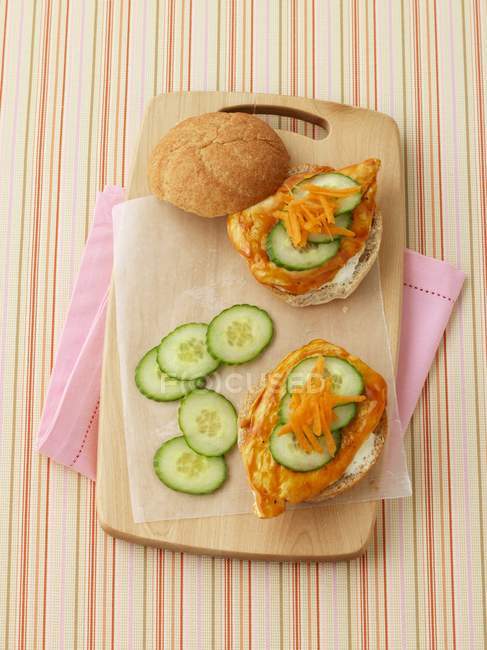 Chicken sandwich with cucumber — Stock Photo