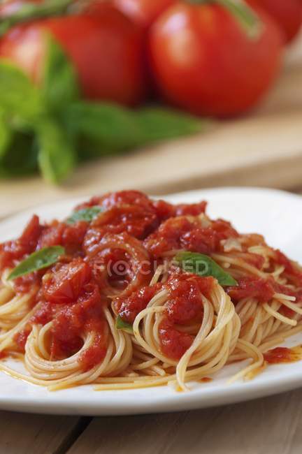 Spaghetti à la sauce tomate — Photo de stock