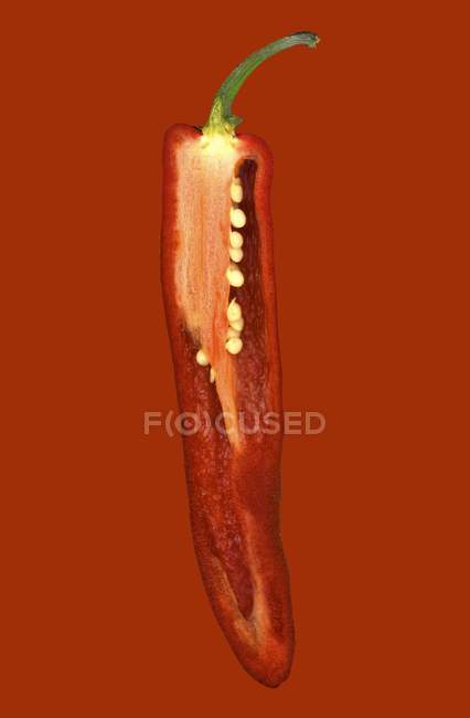 Metà peperoncino rosso — Foto stock