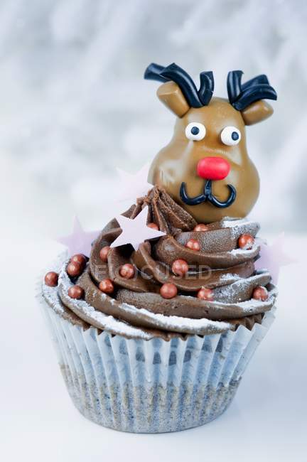 Chocolate cupcake with reindeer — Stock Photo