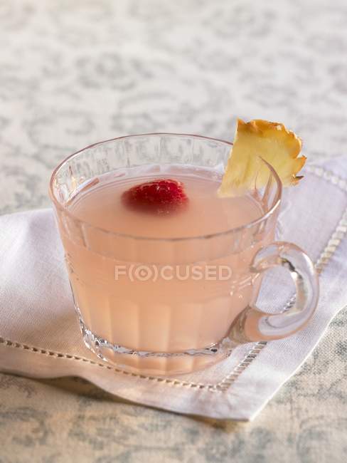 Verre de punch à la limonade rose — Photo de stock