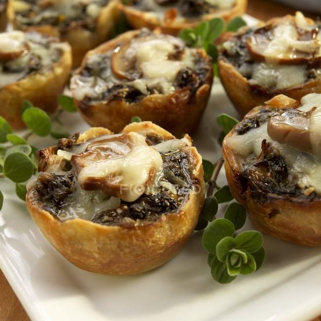 Mushroom Tartlets with Mozzarella Cheese — Stock Photo