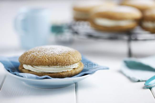 Pumpkin and ginger whoopie pie — Stock Photo