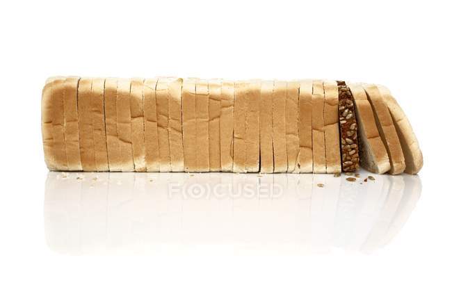 Rebanada de pan integral - foto de stock