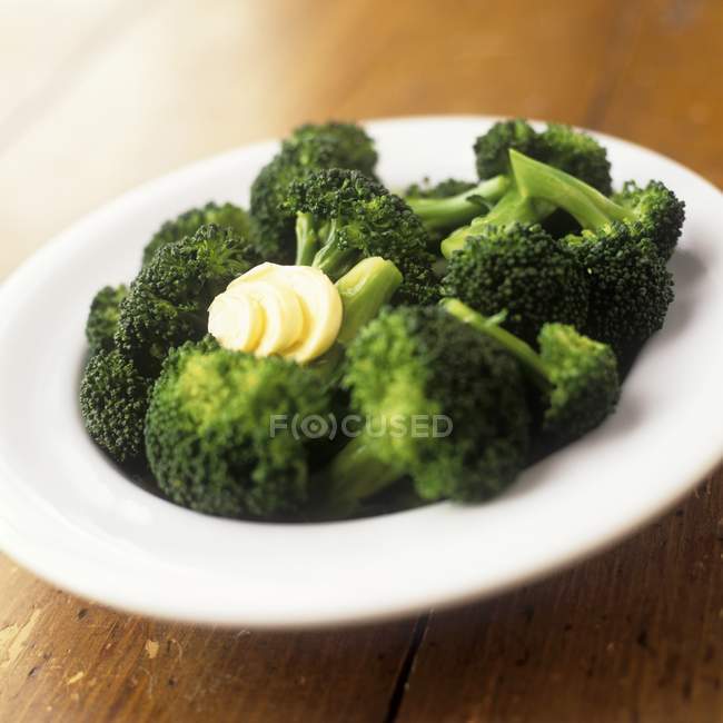 Gedämpfter Brokkoli mit Butter — Stockfoto