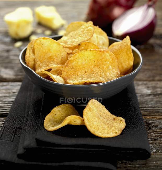 Tazón de patatas fritas de queso - foto de stock
