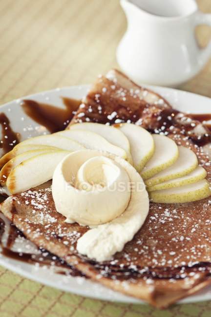 Crepe with Apple Slices — Stock Photo