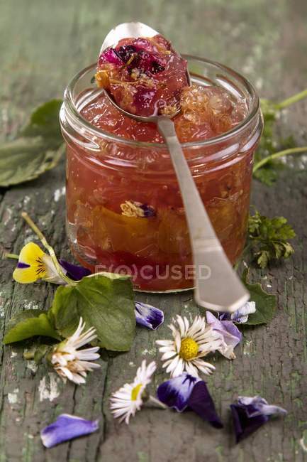 Flower jelly in glass — Stock Photo