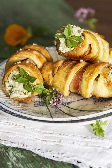 Pastries filled with cheese — Stock Photo