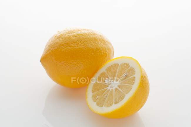 Fresh ripe lemons — Stock Photo