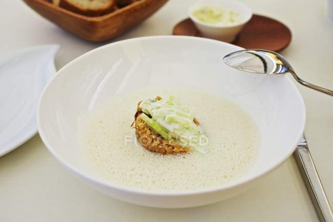 Cream cheese soup with chanterelle mushrooms — Stock Photo