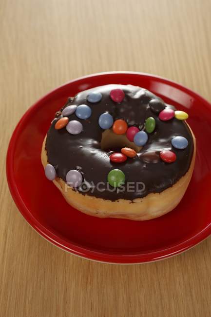 Doughnut with chocolate glaze — Stock Photo